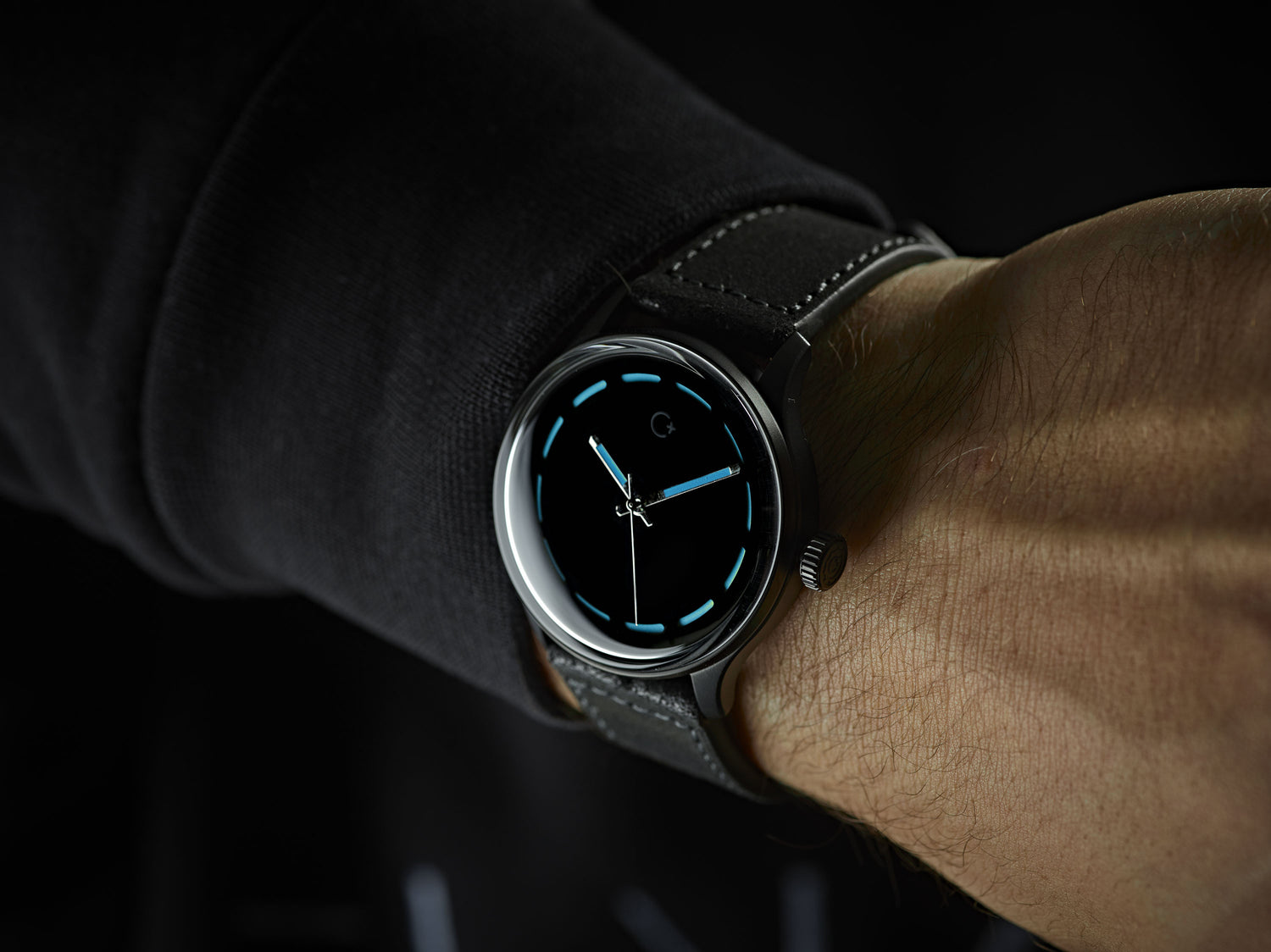 Chronotechna Nanoblack watch, 42mm, vodotěsnost do 100m, 316L ocelové tělo, superluminescence, sandvičový ciferník